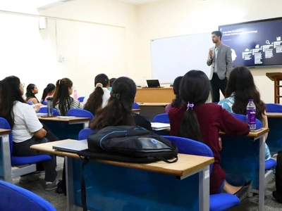 students attending HR analytics session