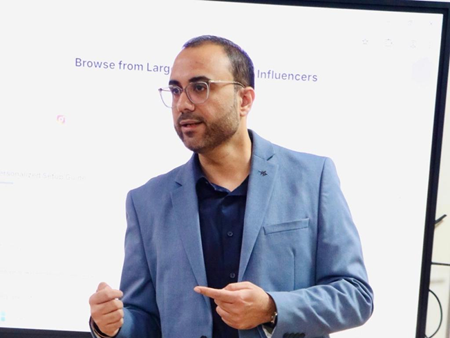 mr ankit arora addressing students