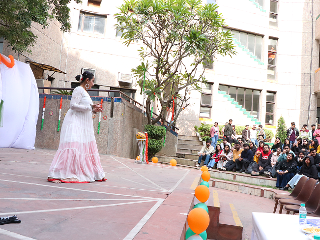 students dance performance